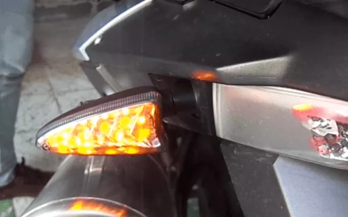 clignotants leds moto